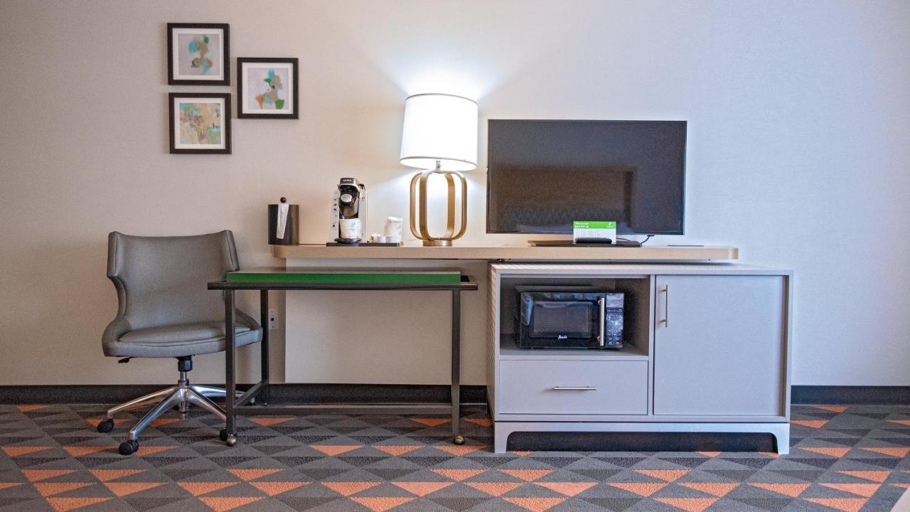 Holiday Inn & Suites Philadelphia W - Drexel Hill By Ihg Dış mekan fotoğraf